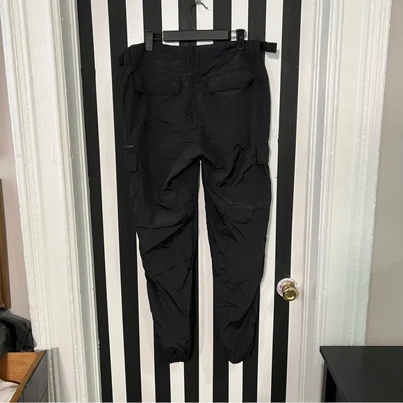 Hot Topic Black Nylon Cargo Pants (M) - Picture 2 of 4